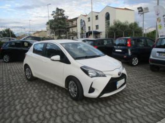 usato TOYOTA Yaris
