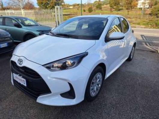 usato TOYOTA Yaris