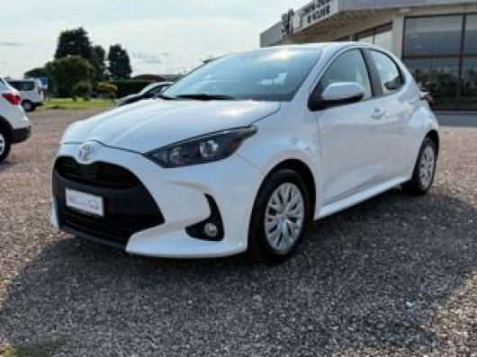 usato TOYOTA Yaris