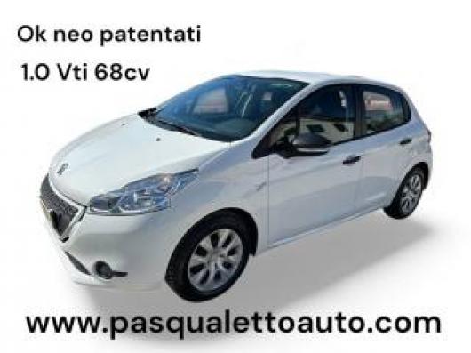 usato PEUGEOT 208