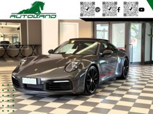 992