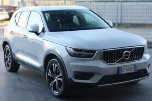 usato VOLVO XC40