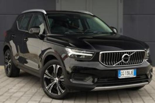 usato VOLVO XC40