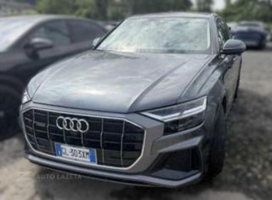 usato AUDI Q8