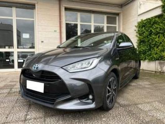 usato TOYOTA Yaris