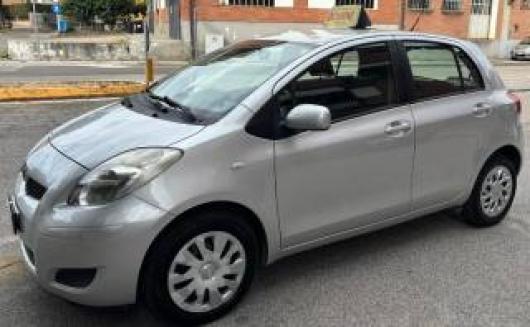 usato TOYOTA Yaris