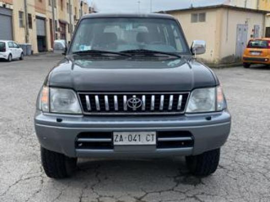 usato TOYOTA Land Cruiser
