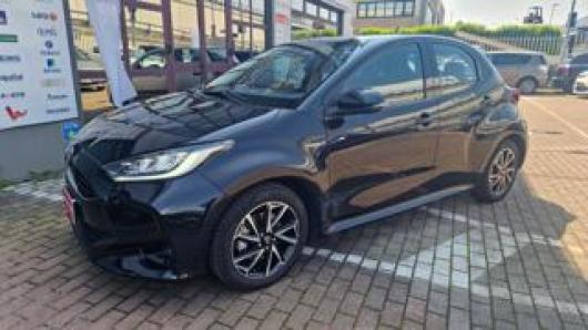usato TOYOTA Yaris