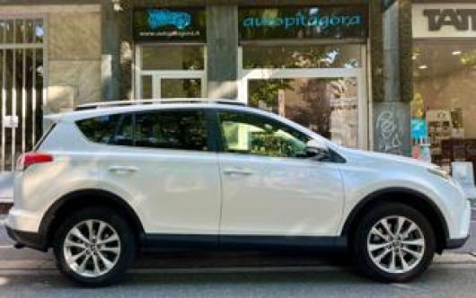 usato TOYOTA RAV 4 MY23
