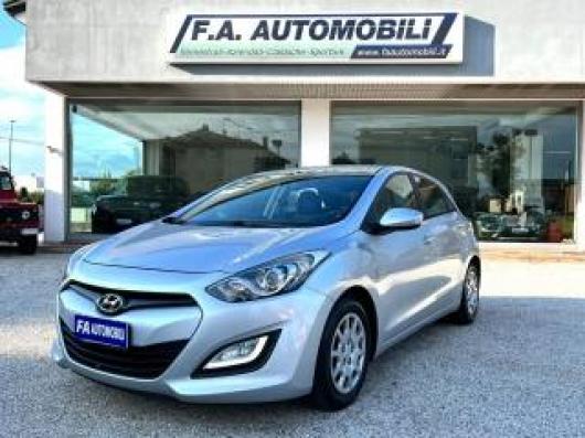 i30