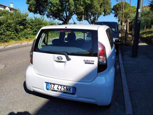 usato DAIHATSU Sirion