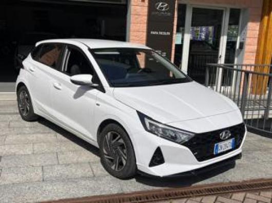 i20