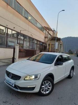 usato VOLVO V60 Cross Country