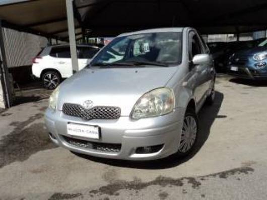 usato TOYOTA Yaris