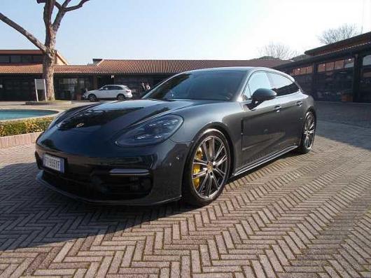 Km 0 Porsche Panamera