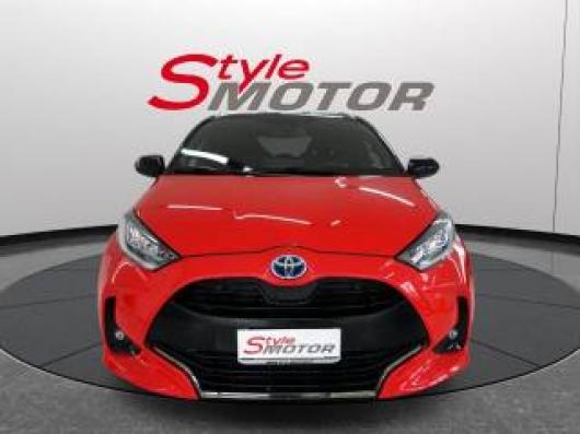 usato TOYOTA Yaris