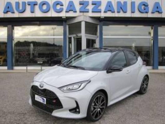 nuovo TOYOTA Yaris