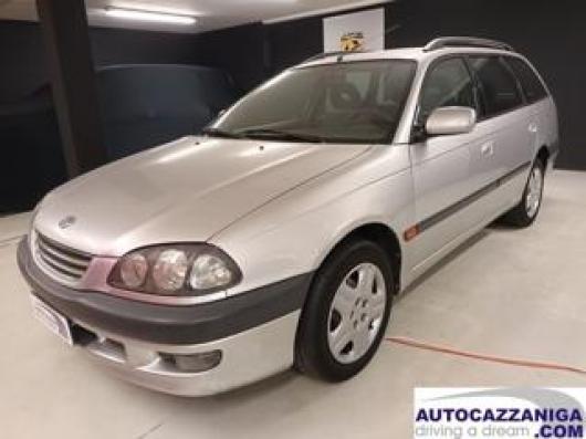 usato TOYOTA Avensis