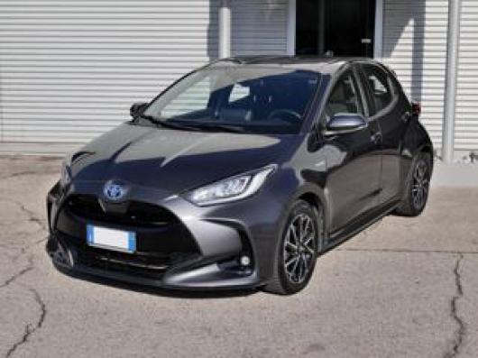 usato TOYOTA Yaris