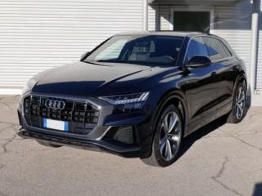 usato AUDI Q8