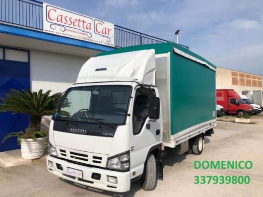 usato ISUZU NPR85 CASSONE FISSO CON CENTINA PATENTE B EURO 4