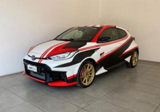 usato TOYOTA Yaris