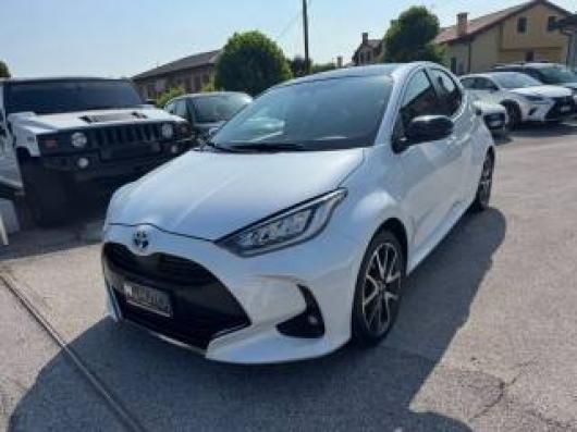 usato TOYOTA Yaris