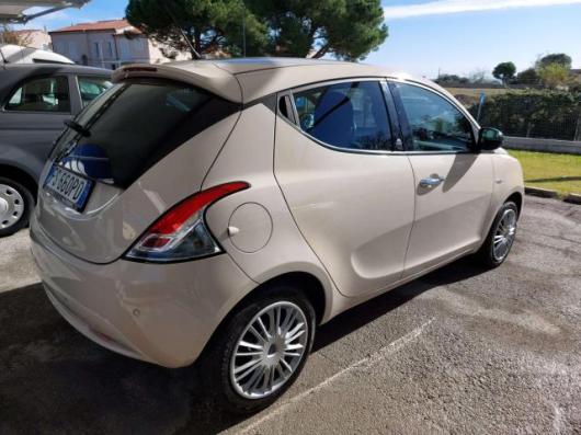 usato LANCIA Ypsilon