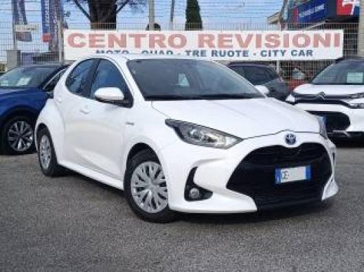 usato TOYOTA Yaris