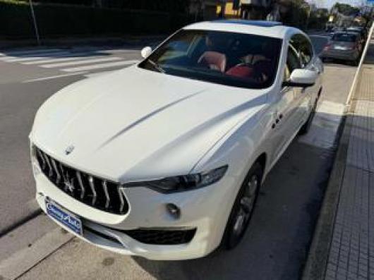 usato MASERATI Levante