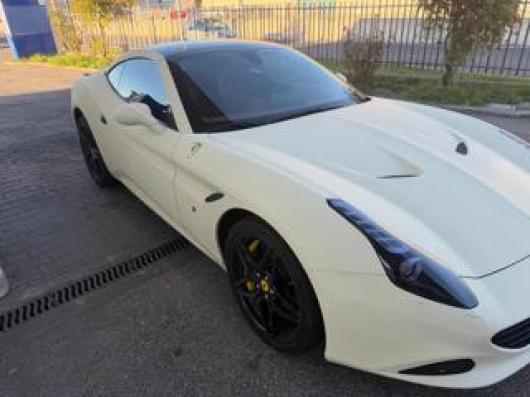 usato FERRARI California