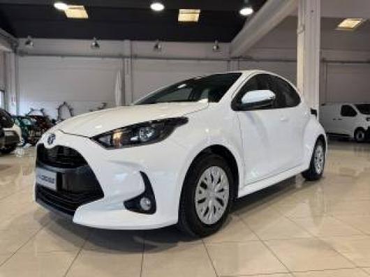 usato TOYOTA Yaris