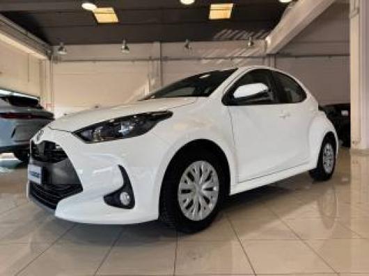 usato TOYOTA Yaris