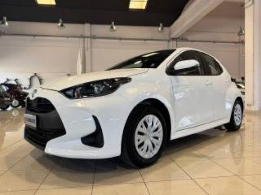 usato TOYOTA Yaris