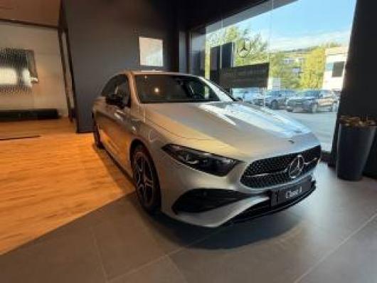 nuovo MERCEDES A 180