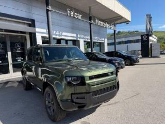 nuovo LAND ROVER Defender
