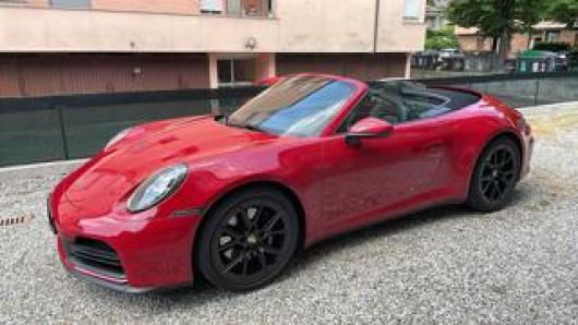 911