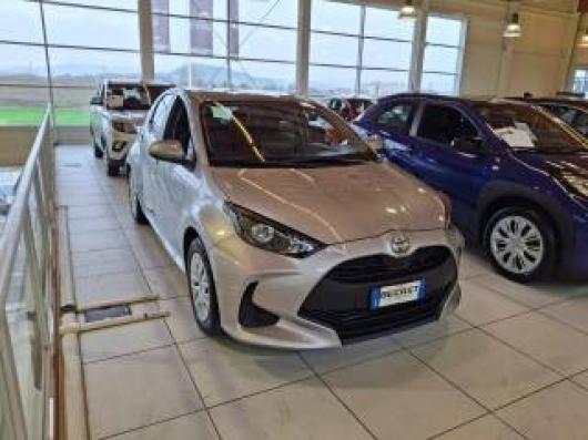 usato TOYOTA Yaris