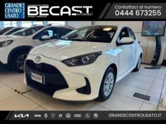 usato TOYOTA Yaris