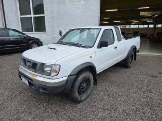 usato NISSAN Pick Up