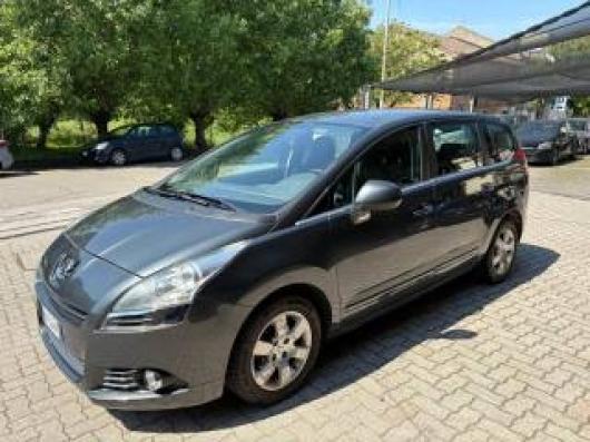 usato PEUGEOT 5008