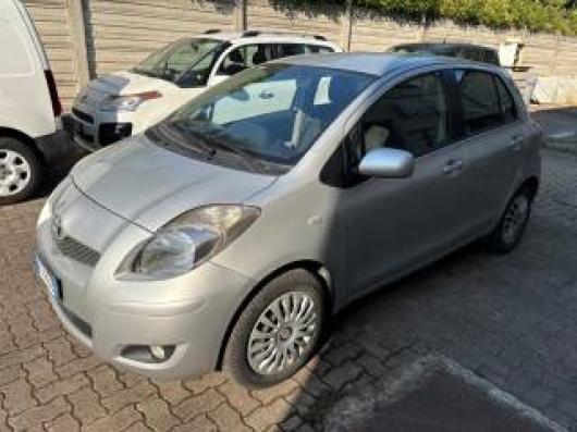 usato TOYOTA Yaris