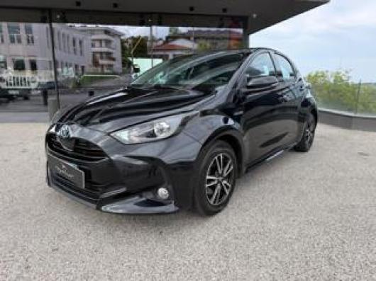 usato TOYOTA Yaris