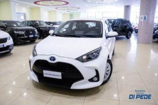 usato TOYOTA Yaris