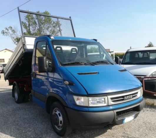 usato IVECO DAILY RIBALTABILE TRILATERALE