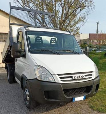 usato IVECO DAILY RIBALTABILE TRILATERALE