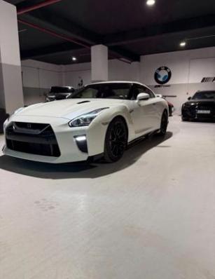 GT R