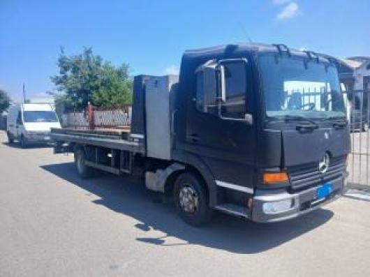 usato MERCEDES UNIMOG