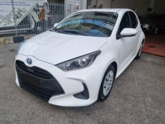 usato TOYOTA Yaris