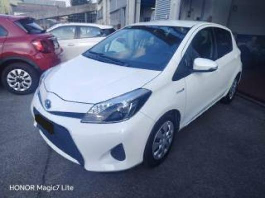 usato TOYOTA Yaris